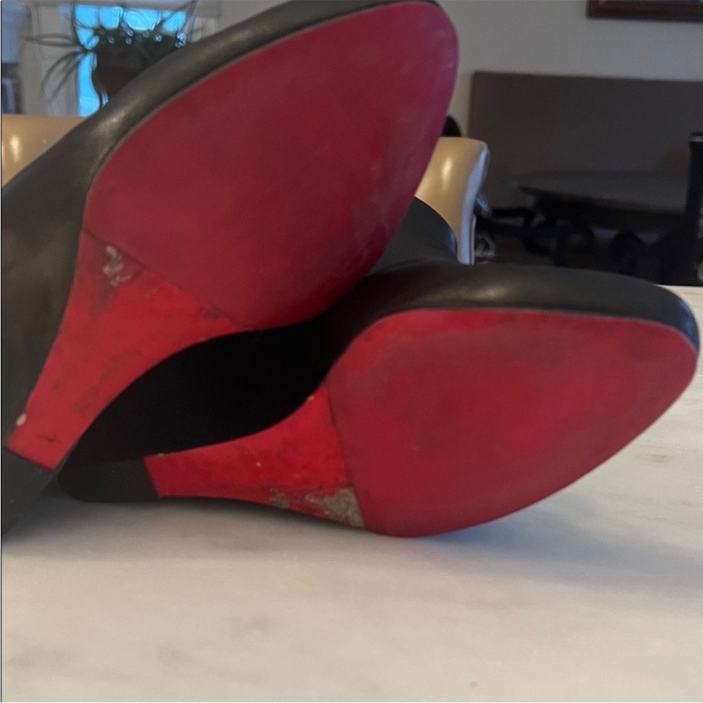 Christian Louboutin Sleek Black Ankle Boots - Picture 3 of 8